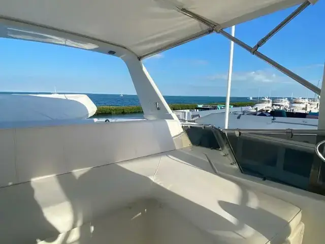 Hatteras 70 Cockpit Motor Yacht