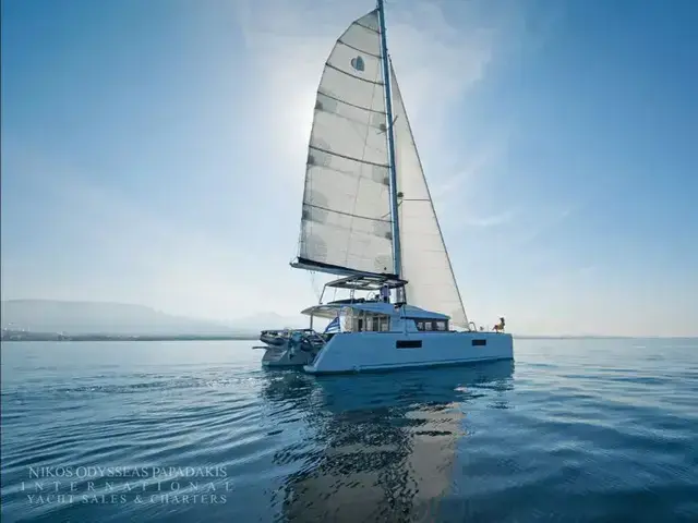 Lagoon 52