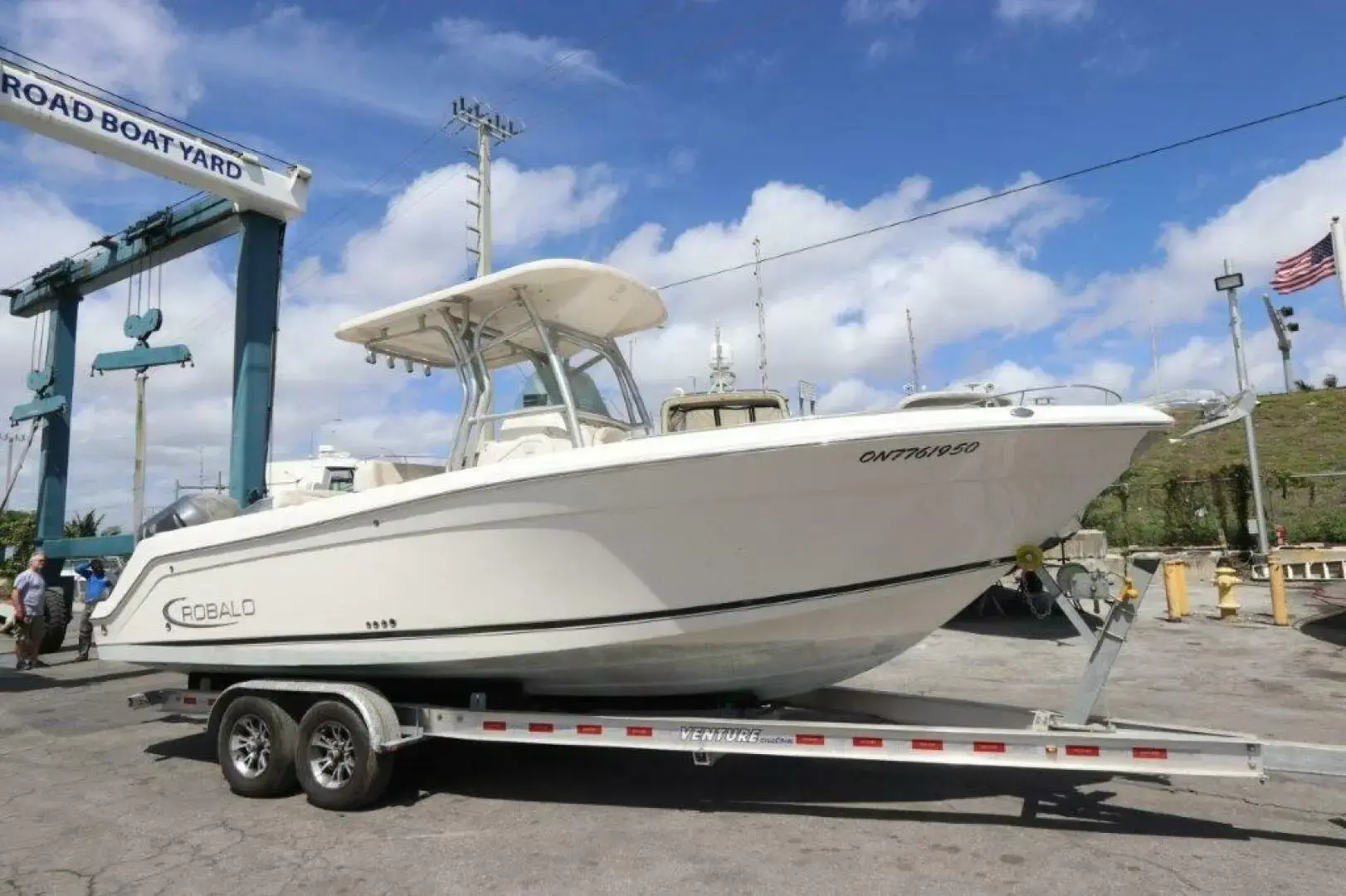 2017 Robalo r260