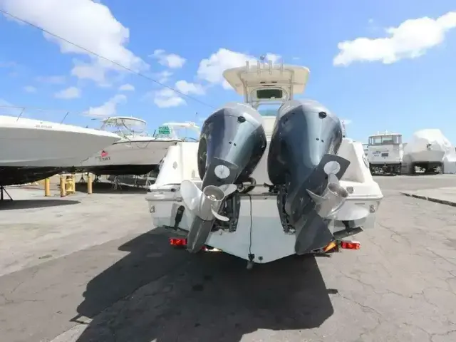 Robalo R260 Center Console