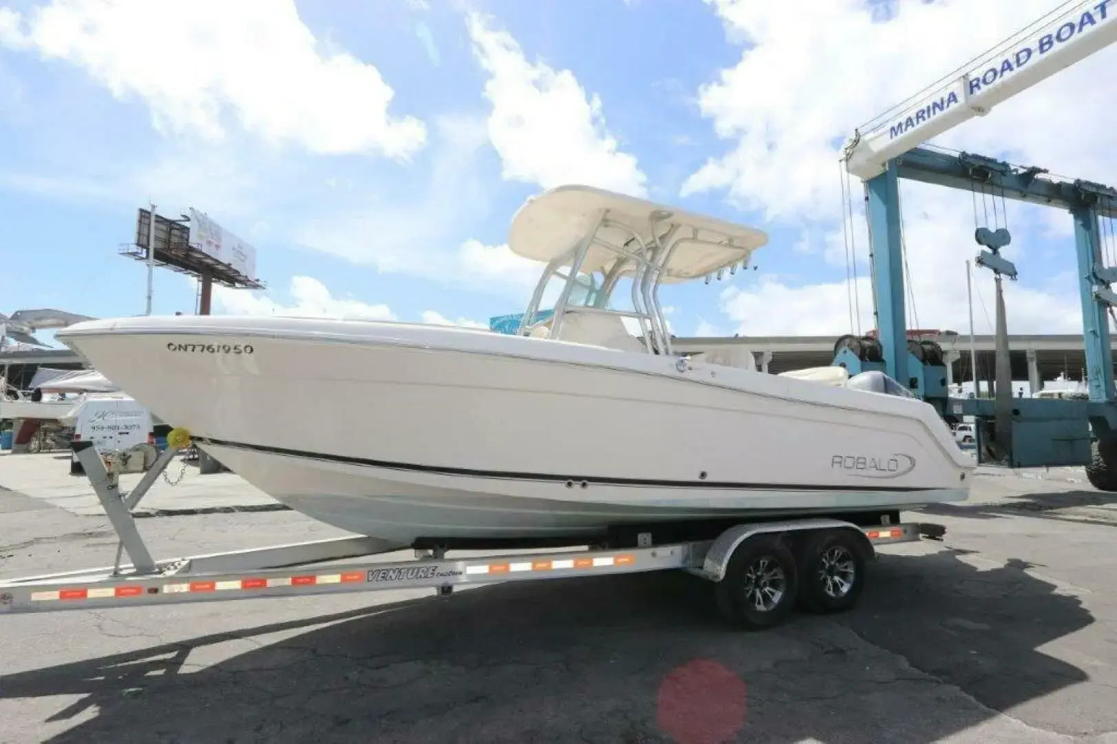 2017 Robalo r260