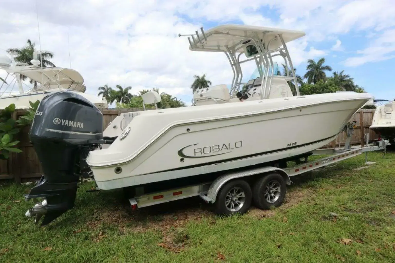 2017 Robalo r260