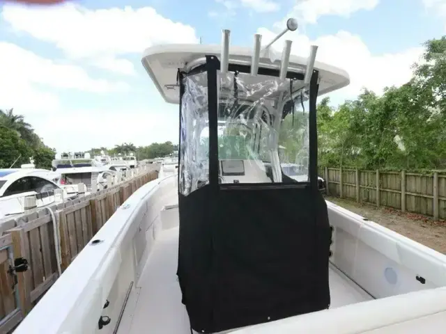 Robalo R260 Center Console