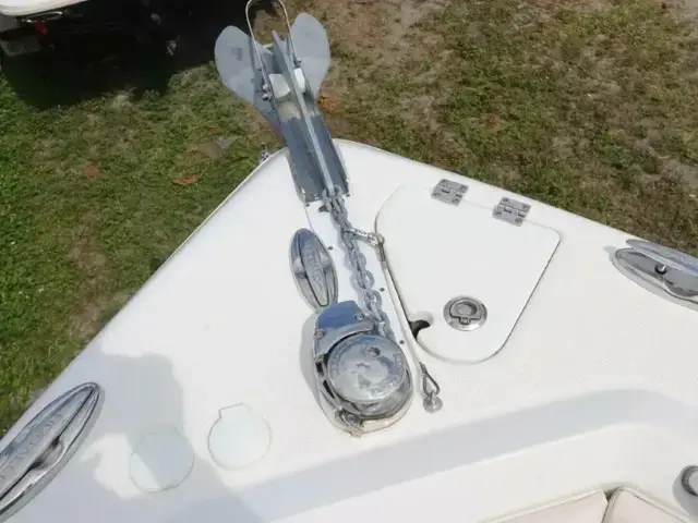 Robalo R260 Center Console