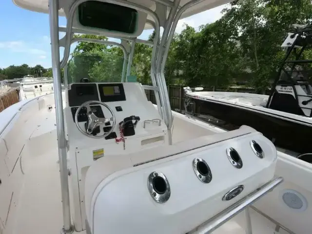 Robalo R260 Center Console