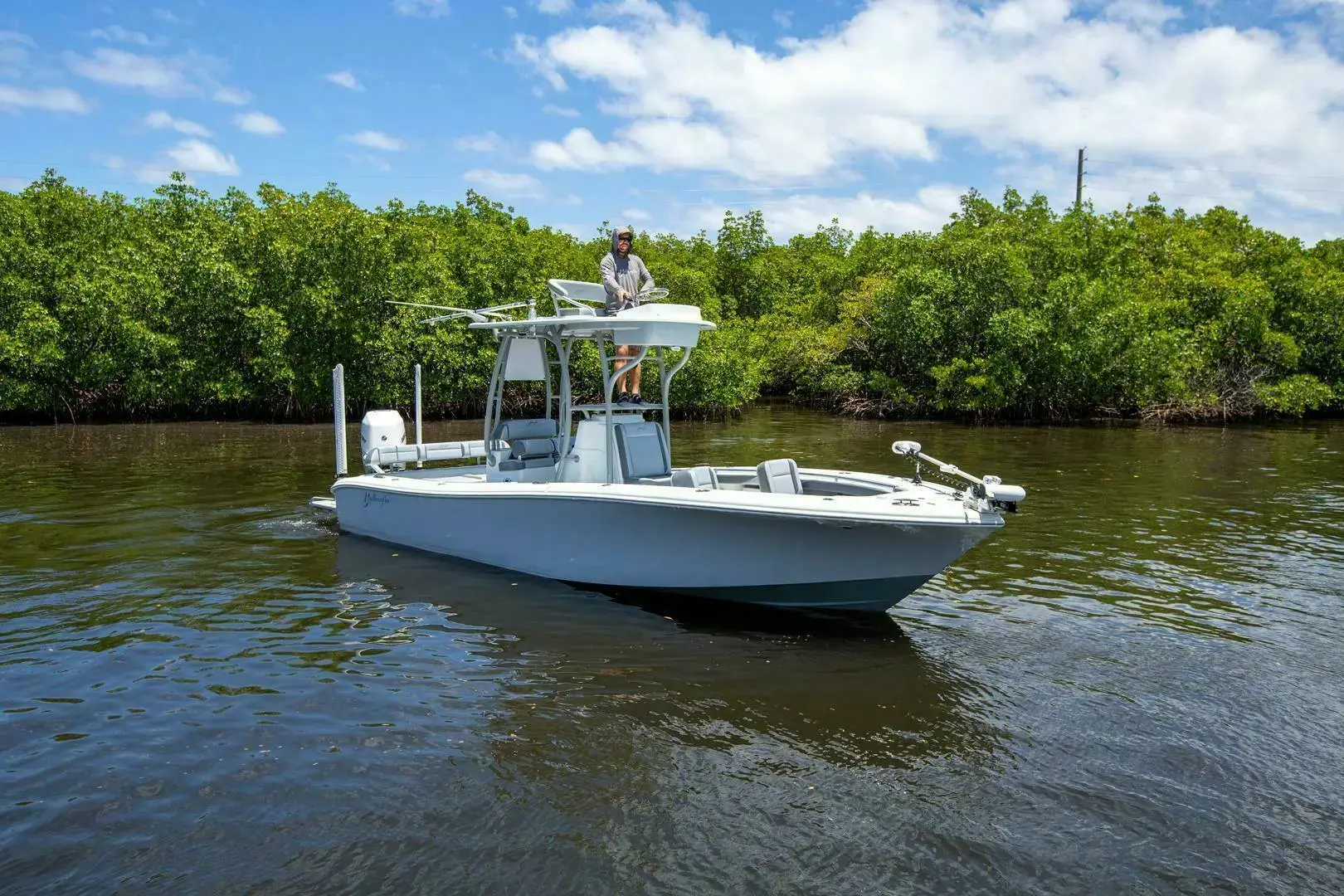 2021 Yellowfin 26 hybrid