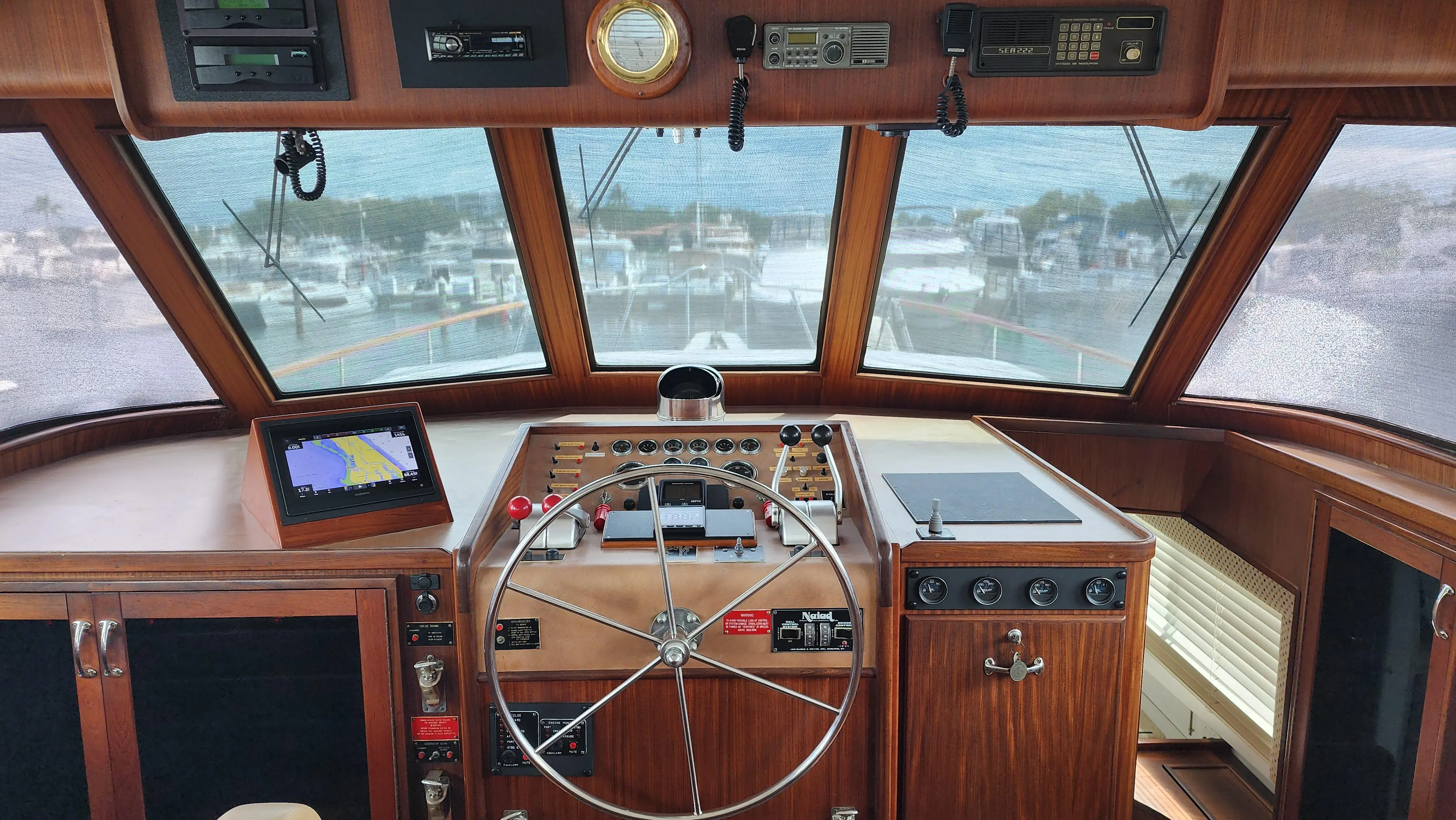 1987 Hatteras 63 cockpit motoryacht