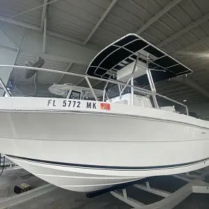 2004 Robalo R230