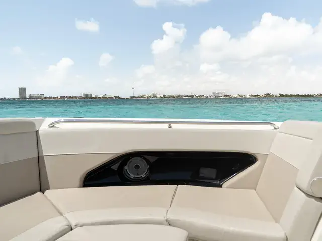 Boston Whaler 28