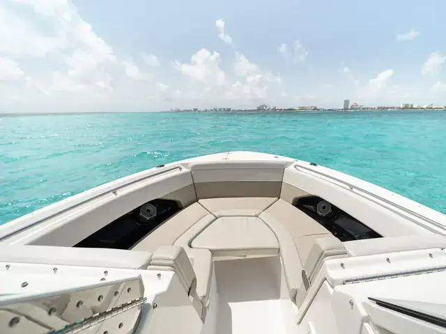 Boston Whaler 28