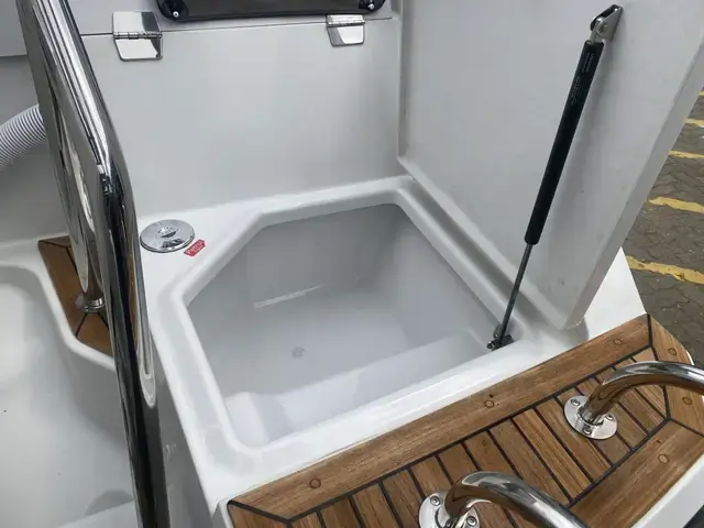 Finnmaster Day cruiser T7