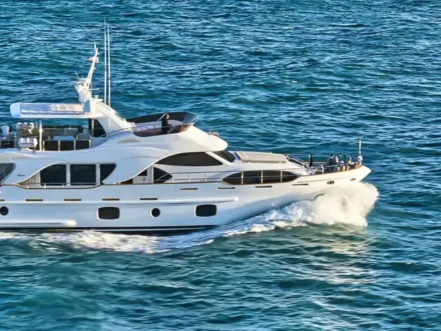 Benetti Legend 85