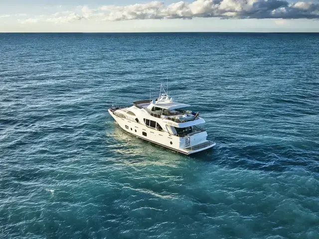 Benetti Legend 85