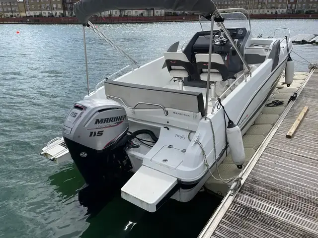 Beneteau Flyer 6.6 Sundeck