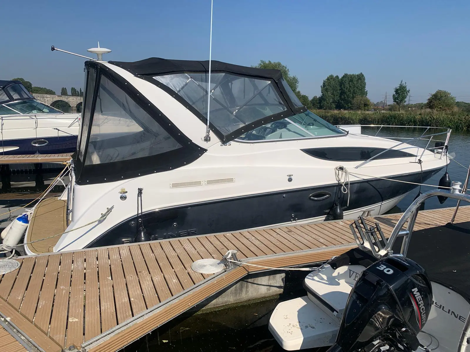 2009 Bayliner 285