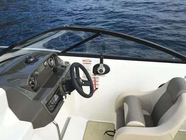 Bayliner Vr5