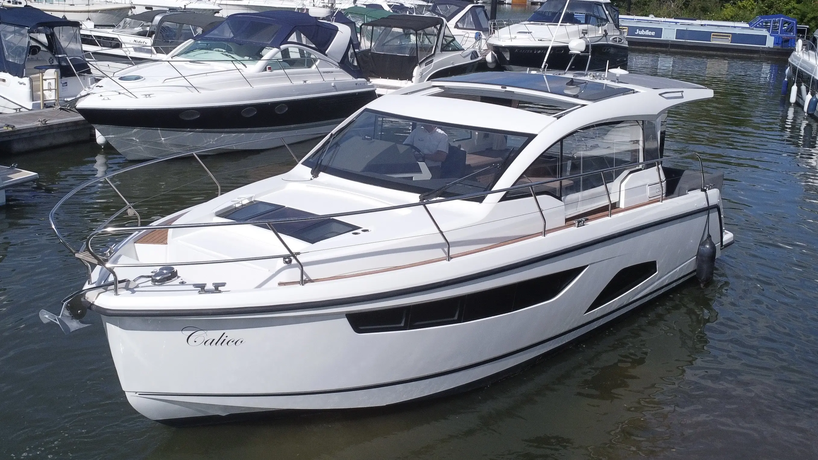 2017 Sealine c330