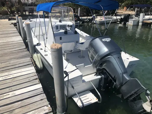 Mako 23 Center Console