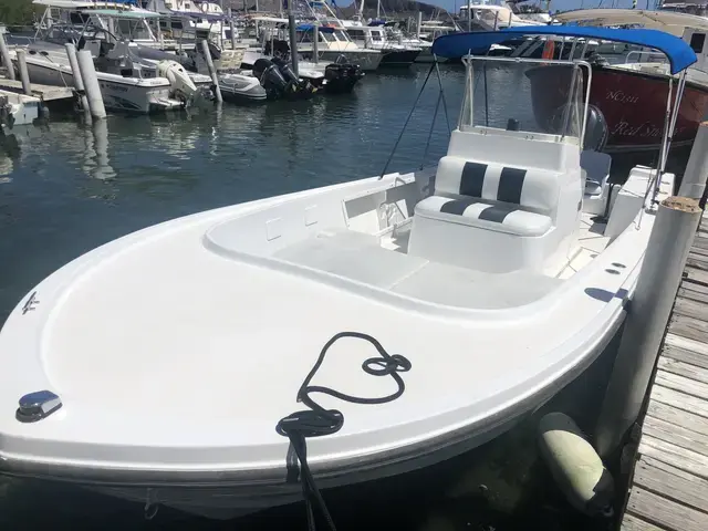 Mako 23 Center Console