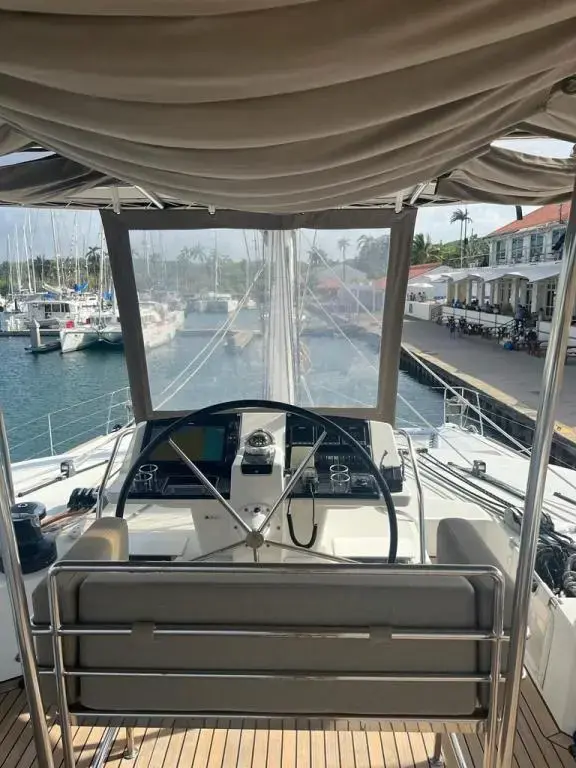 2011 Lagoon 560