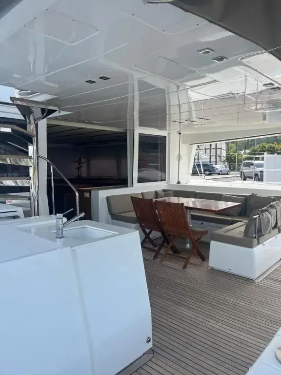 2011 Lagoon 560