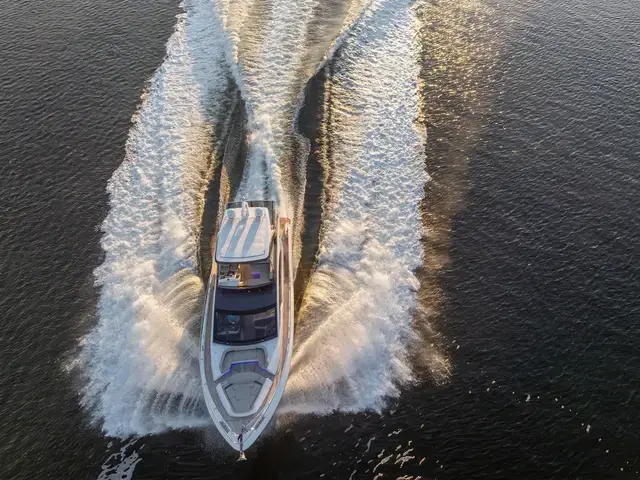 Fairline Squadron 58 - MODEL 2024