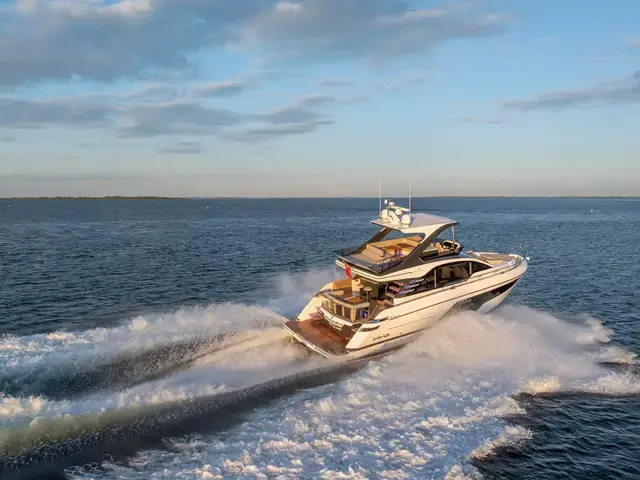 Fairline Squadron 58 - MODEL 2024