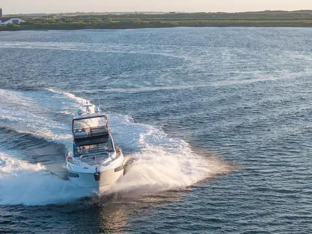 Fairline Squadron 58 - MODEL 2024