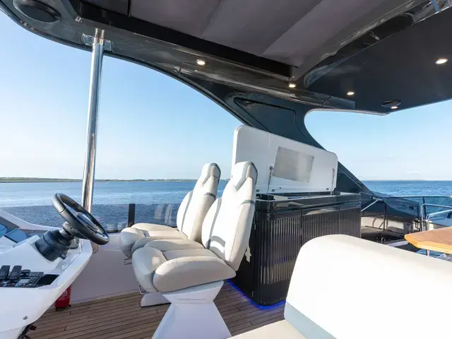 Fairline Squadron 58 - MODEL 2024