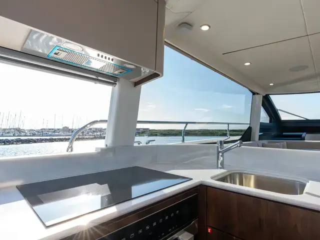 Fairline Squadron 58 - MODEL 2024