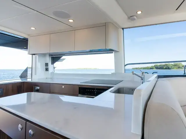 Fairline Squadron 58 - MODEL 2024