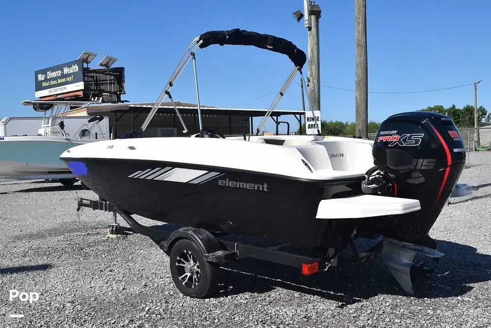 2022 Bayliner element e18