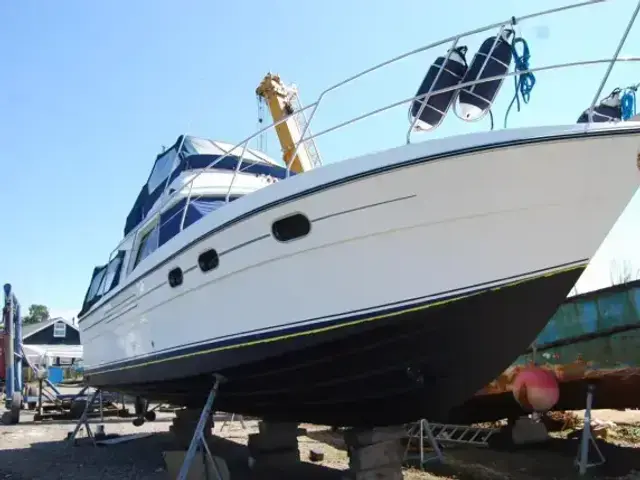 Marine Projects Princess 35 Flybridge