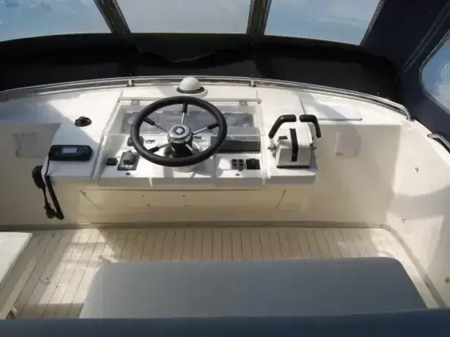 Marine Projects Princess 35 Flybridge