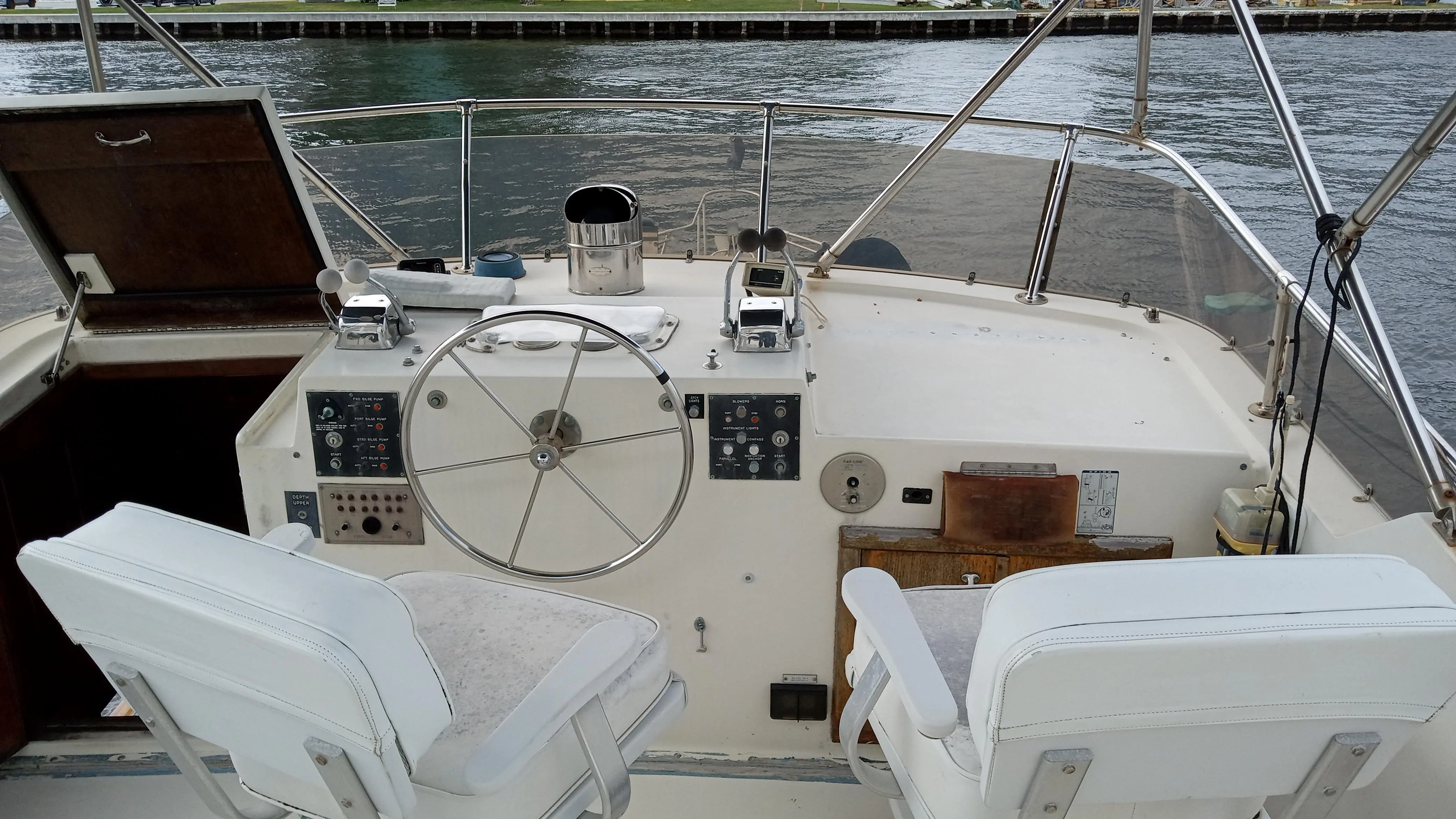 1986 Hatteras 53 extended deckhouse motor yacht