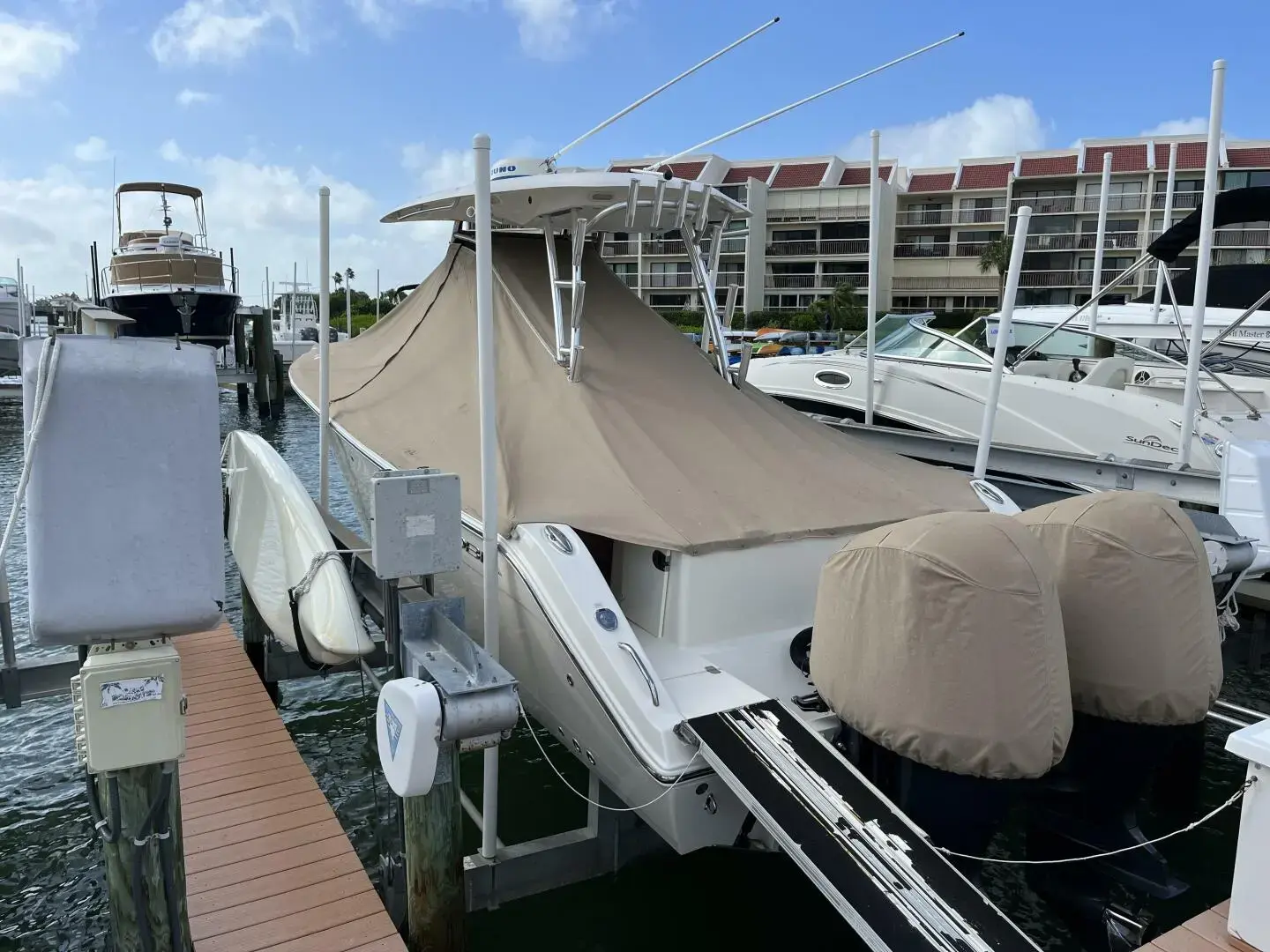 2016 Cobia Boats 296cc