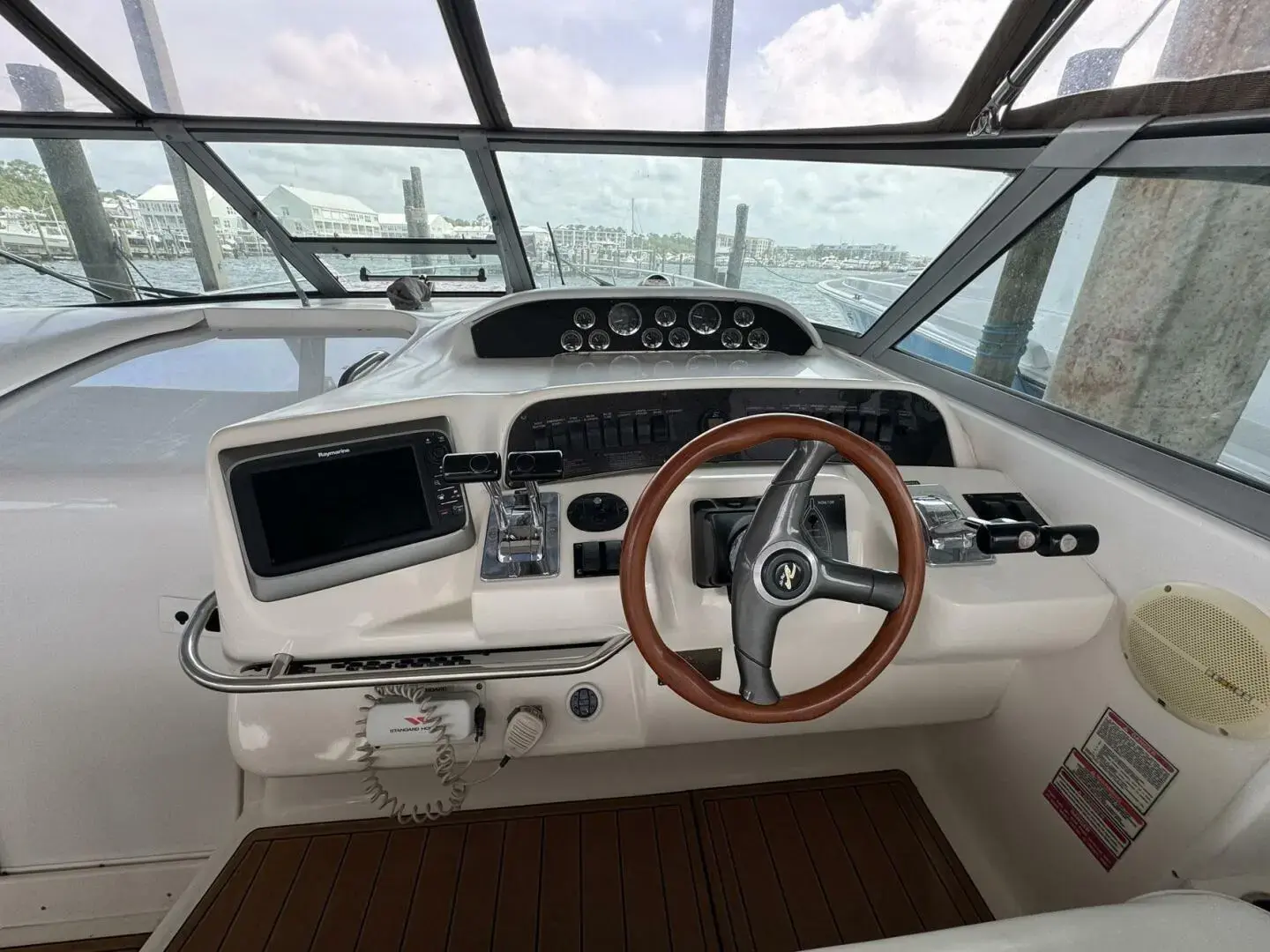 1997 Sea Ray 330 sundancer