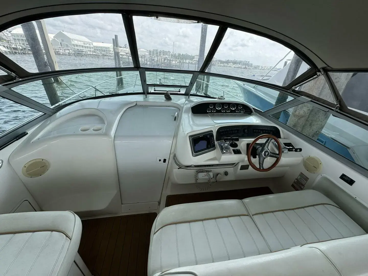 1997 Sea Ray 330 sundancer