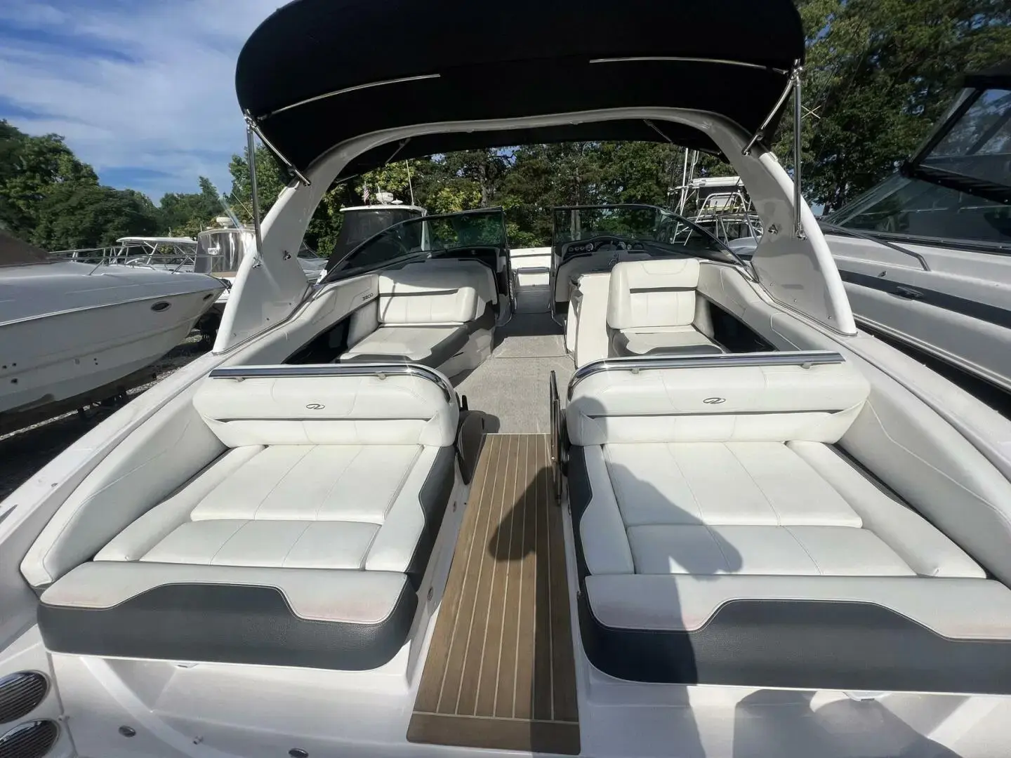 2016 Regal 3200 bowrider