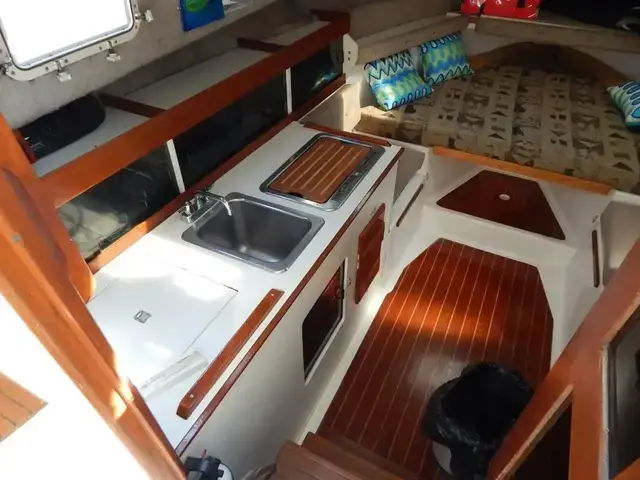 Luhrs Alura 30