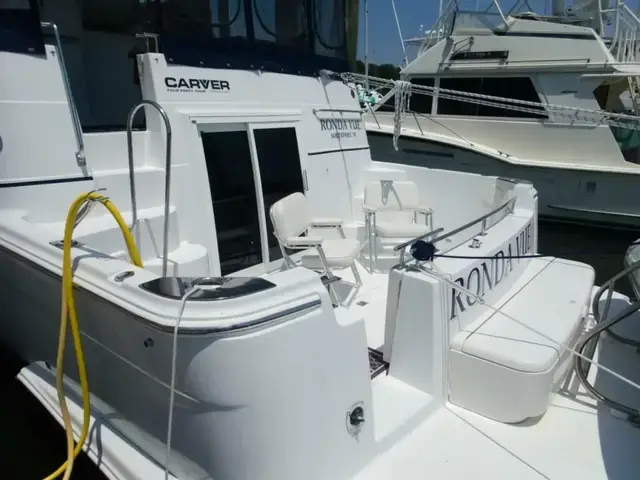 Carver 444 Cockpit Motor Yacht