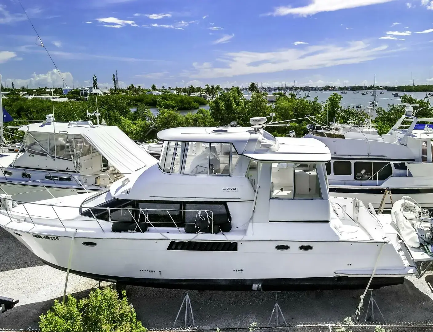 1999 Carver 504 cockpit motor yacht