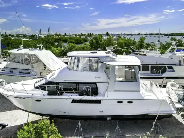 Carver 504 Cockpit Motor Yacht