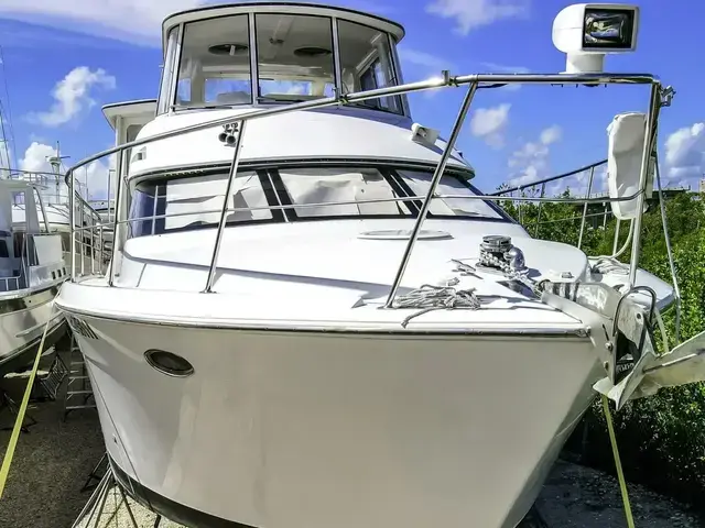 Carver 504 Cockpit Motor Yacht