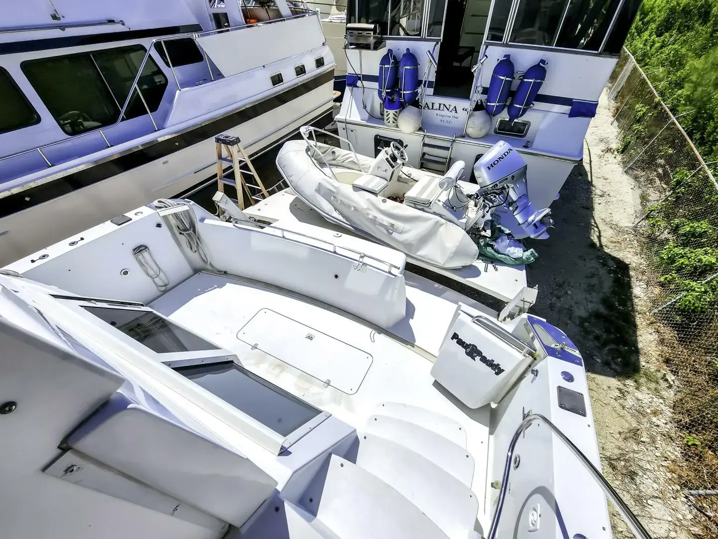 1999 Carver 504 cockpit motor yacht