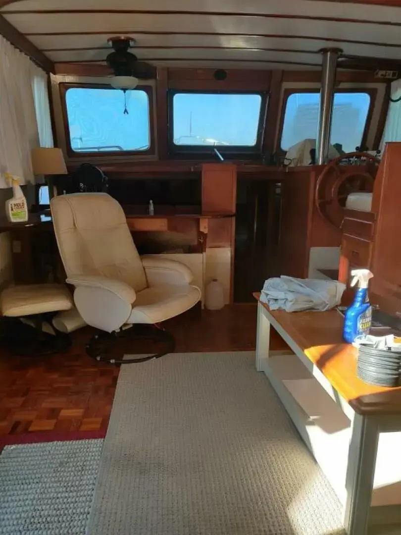 1979 Marine Trader long range cruiser