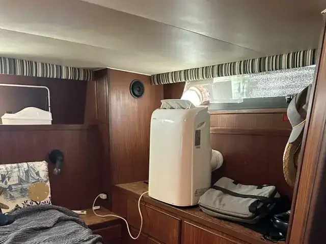 Hatteras 40 Double Cabin