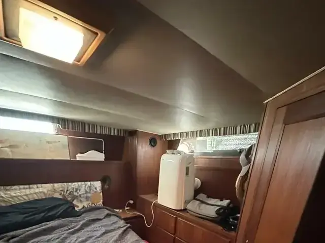 Hatteras 40 Double Cabin