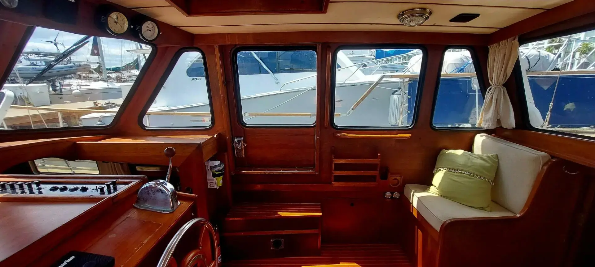 1986 Nauticat 33