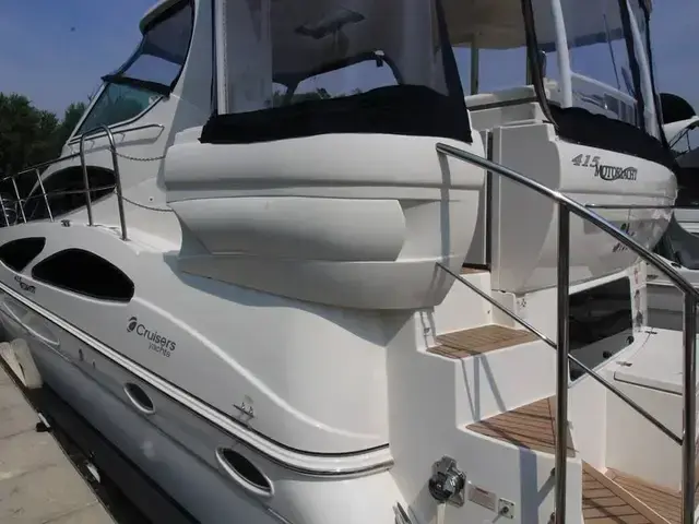 Cruisers Yachts 415